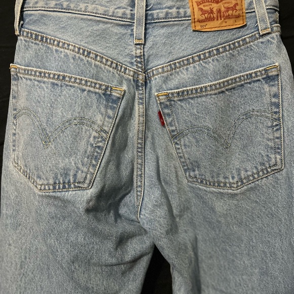 Levi's Light Blue Straight Leg Jeans with Floral Design - Picture 3 of 5